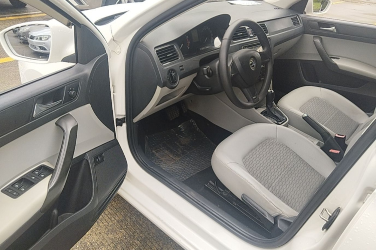 Skoda Rapid 2016 #16 Skoda Rapid 2016 car image #16