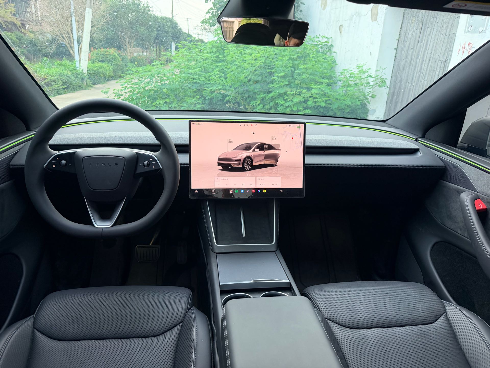 Tesla Model Y L 2026 #5 Tesla Model Y L 2026 car image #5