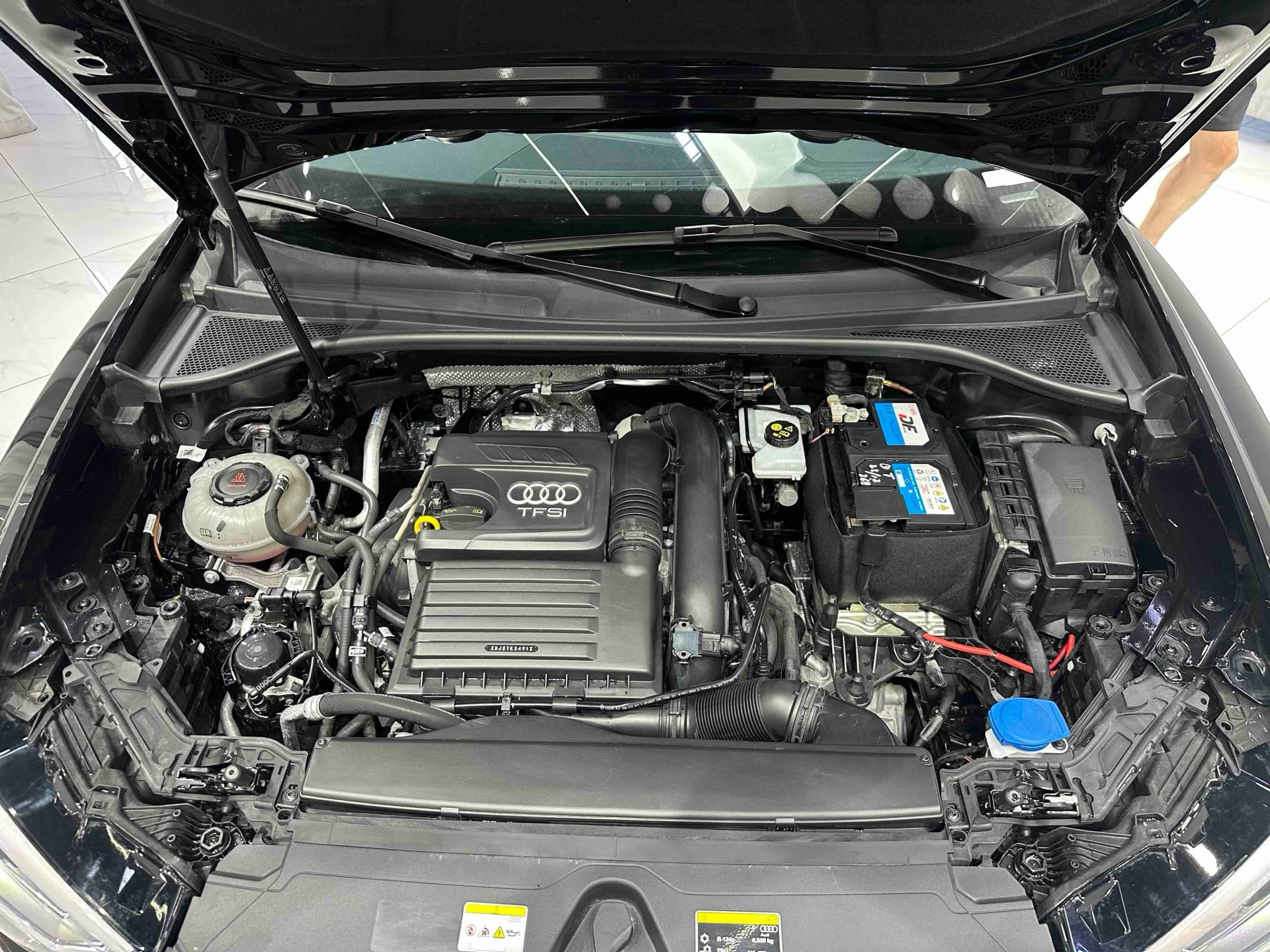 Audi Q3 2023 car image #18