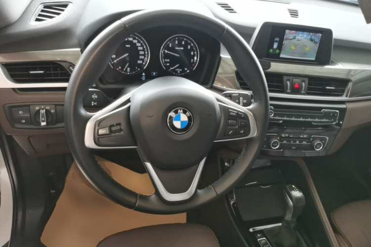 BMW X1 2019 car image #11
