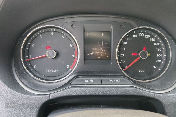 Volkswagen Polo 2016 car image #14