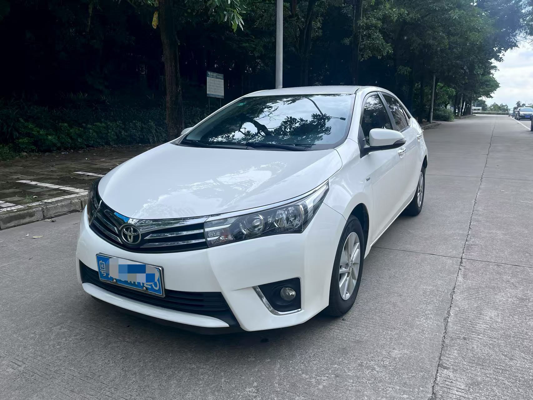 Toyota Corolla 2015 Toyota Corolla 2015 car image