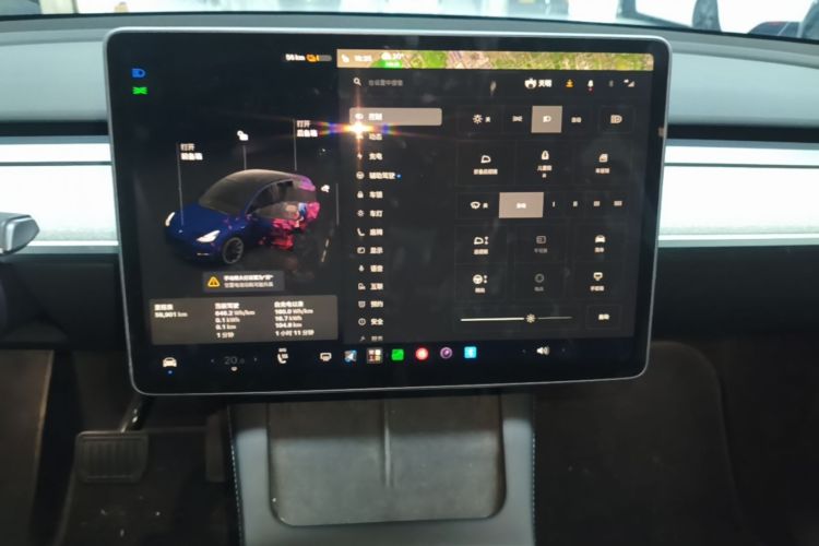 Tesla Model Y 2024 immagine di auto #13