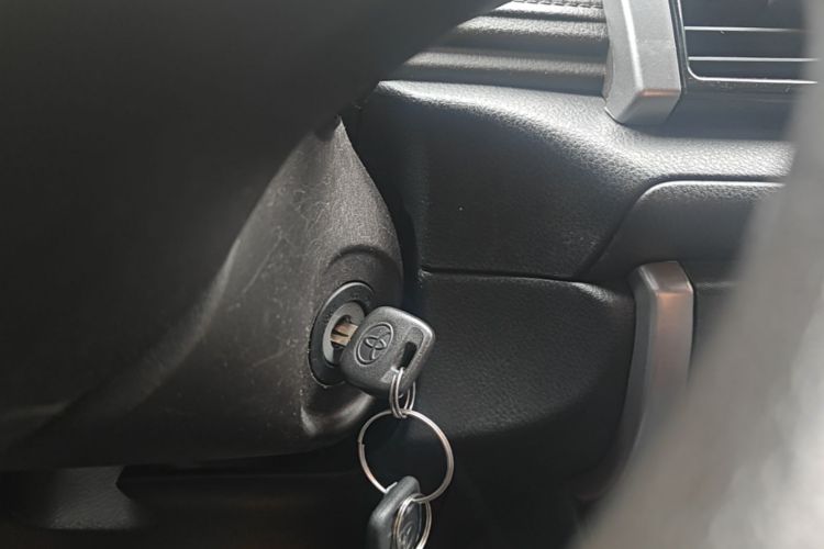 Toyota Vios 2015 car image #9