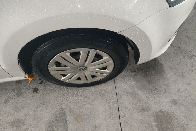 Volkswagen Polo 2016 car image #9