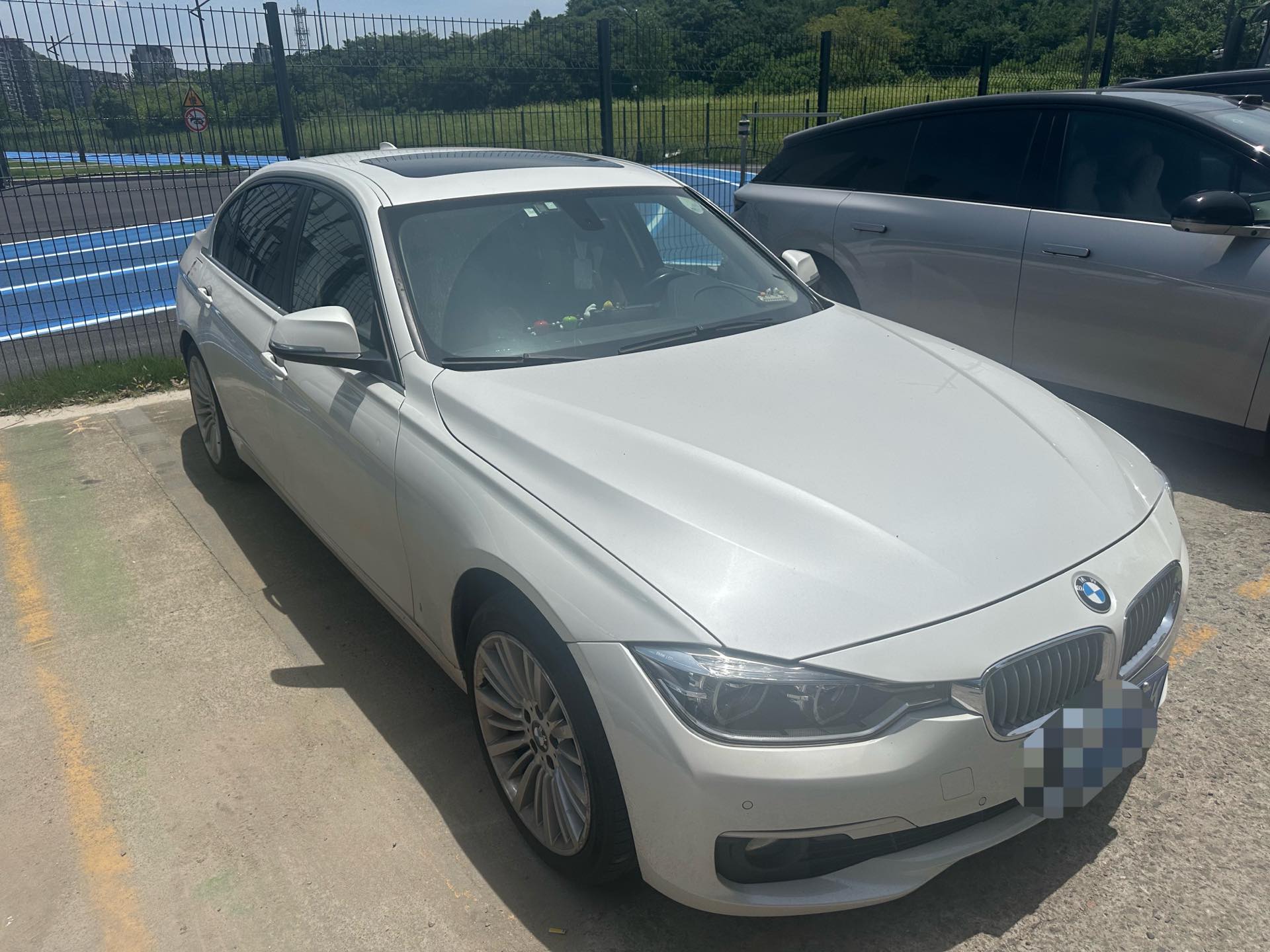 BMW 3 Series 2018 car image #3