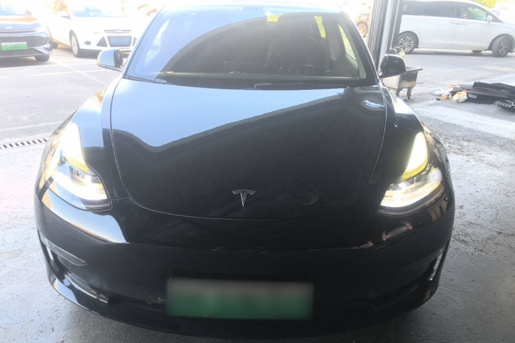 Tesla Model 3 2022 car image #3