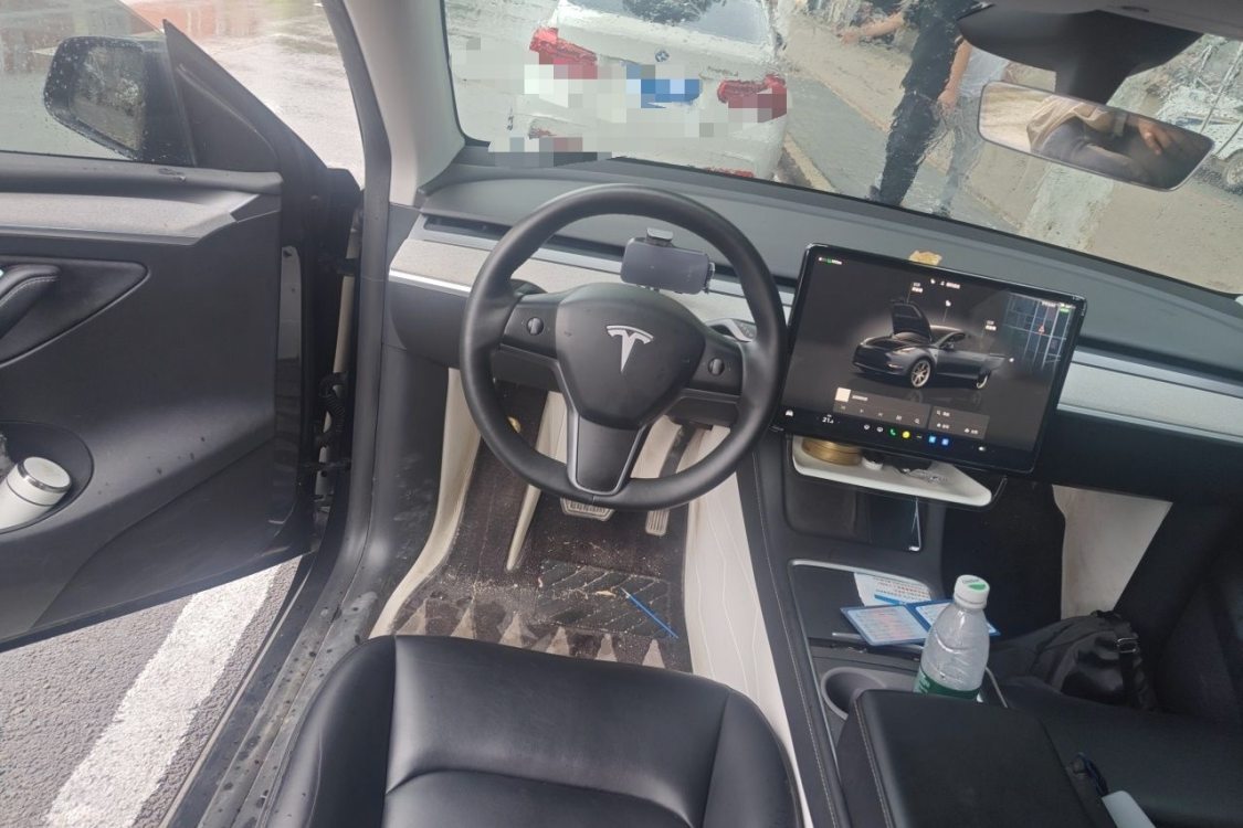 Tesla Model Y 2024 #24 Tesla Model Y 2024 car image #24