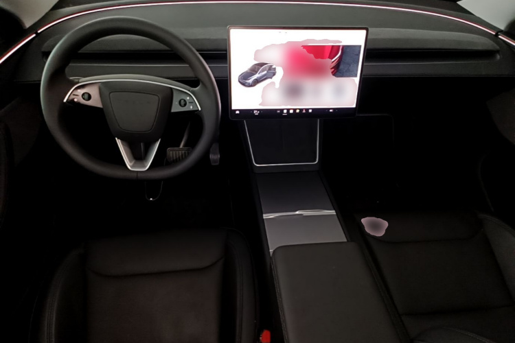Tesla Model Y 2025 car image #10