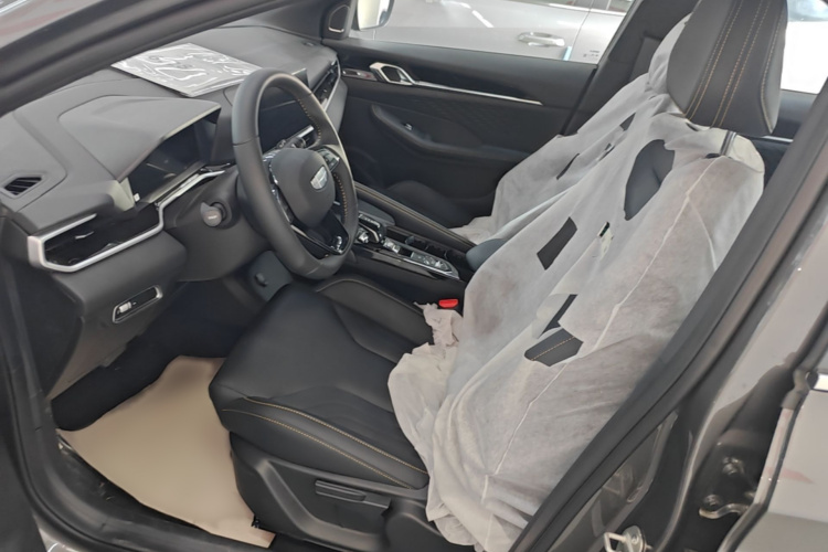 GEELY Coolray 2026 immagine di auto #12