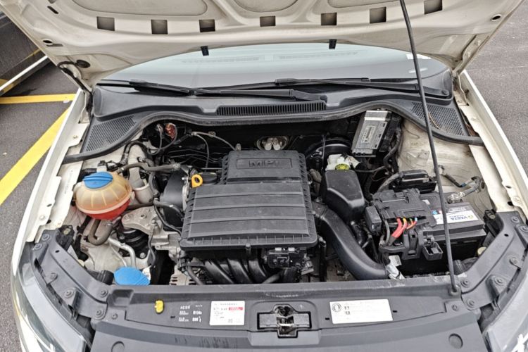 Volkswagen Polo 2015 #20 Volkswagen Polo 2015 car image #20