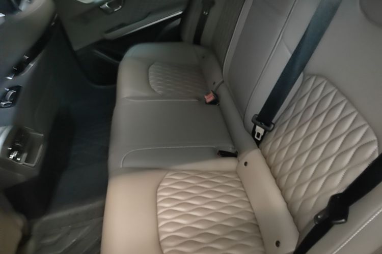 BYD Han 2023 car image #13
