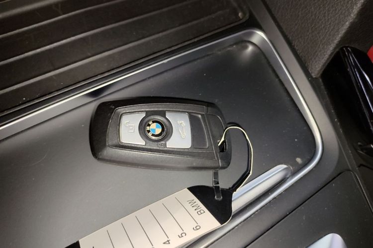 BMW 3 Series GT 2018 car image #9