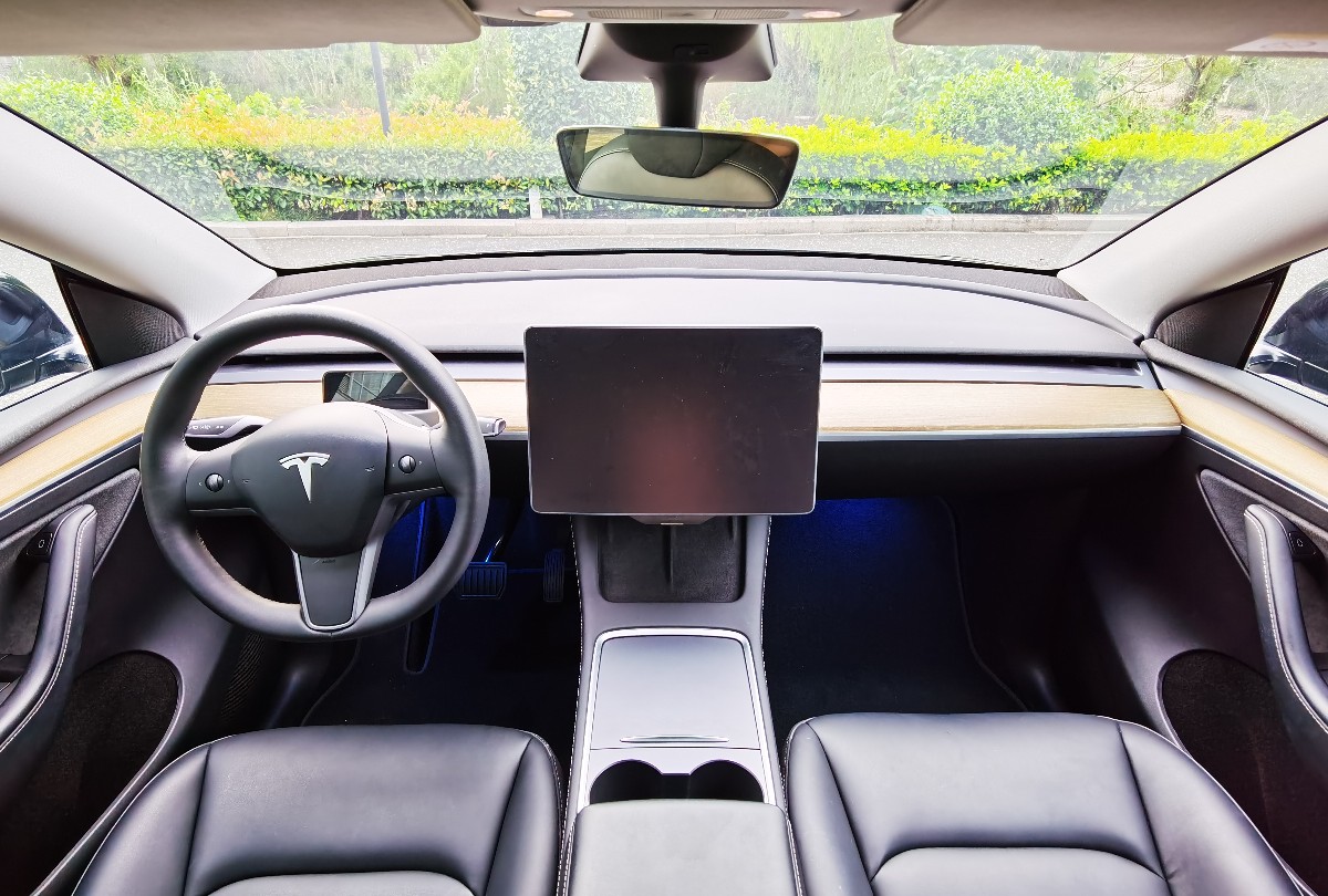 Tesla Model Y 2023 #13 Tesla Model Y 2023 car image #13