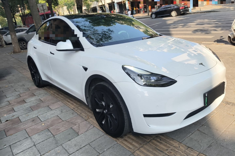 Tesla Model Y 2022 #4 Tesla Model Y 2022 car image #4