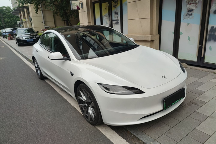 Tesla Model 3 2023 #4 Tesla Model 3 2023 car image #4