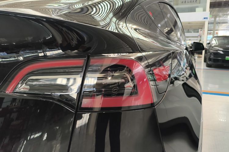 Tesla Model Y 2022 #8 Tesla Model Y 2022 car image #8