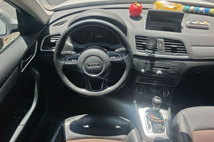 Audi Q3 2019 #11 Audi Q3 2019 car image #11