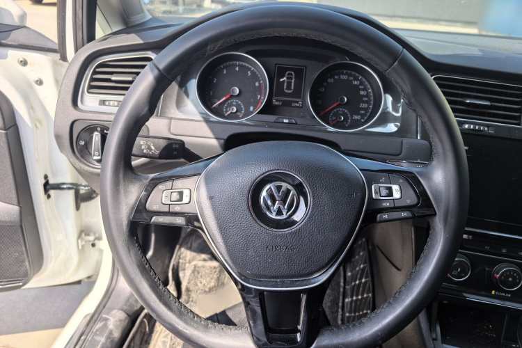 Volkswagen Golf 2020 imagen de coche #10