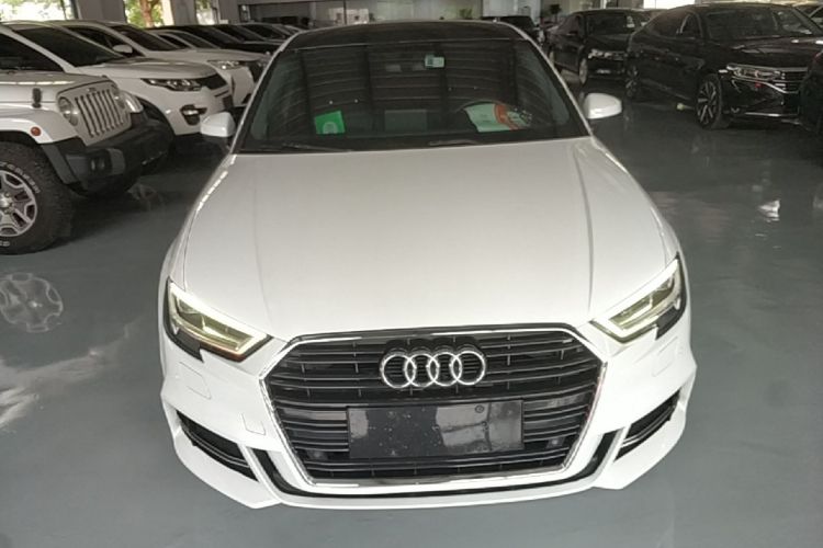 Audi A3 2019 immagine di auto #3
