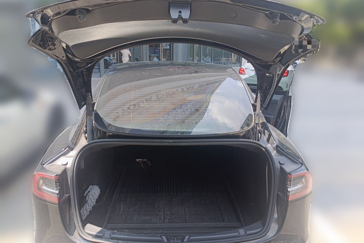 Tesla Model 3 2023 car image #17