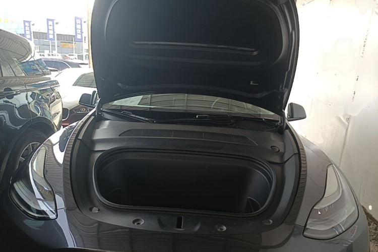 Tesla Model Y 2024 #20 Tesla Model Y 2024 car image #20