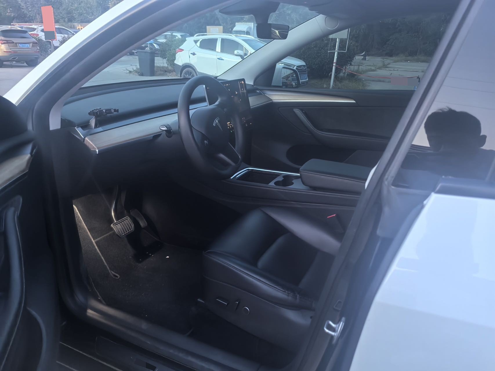 Tesla Model Y 2022 #4 Tesla Model Y 2022 car image #4