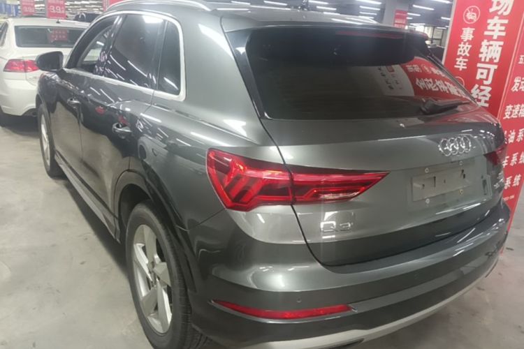 Audi Q3 2020 car image #5