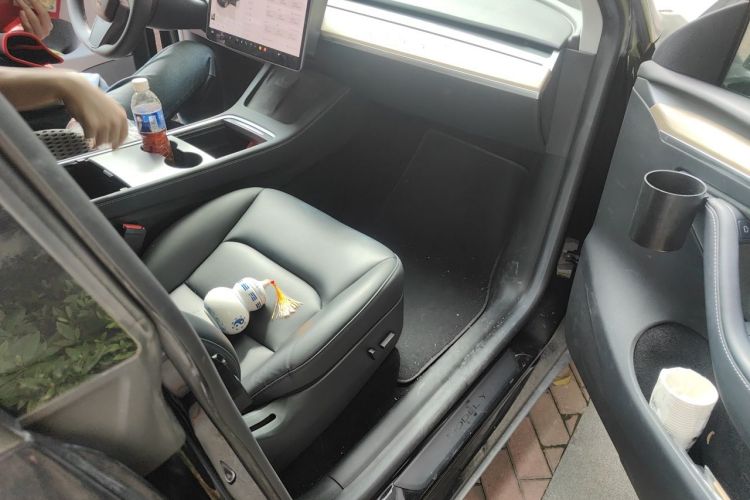 Tesla Model Y 2022 #23 Tesla Model Y 2022 car image #23