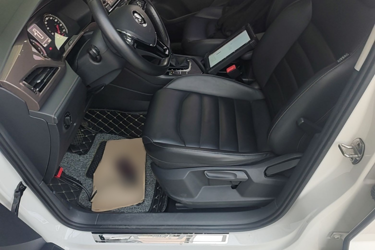 Volkswagen Tharu 2019 immagine di auto #15