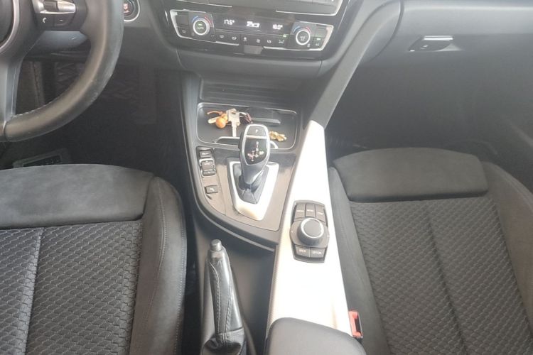 BMW 3 Series 2018 #14 BMW 3 Series 2018 car image #14