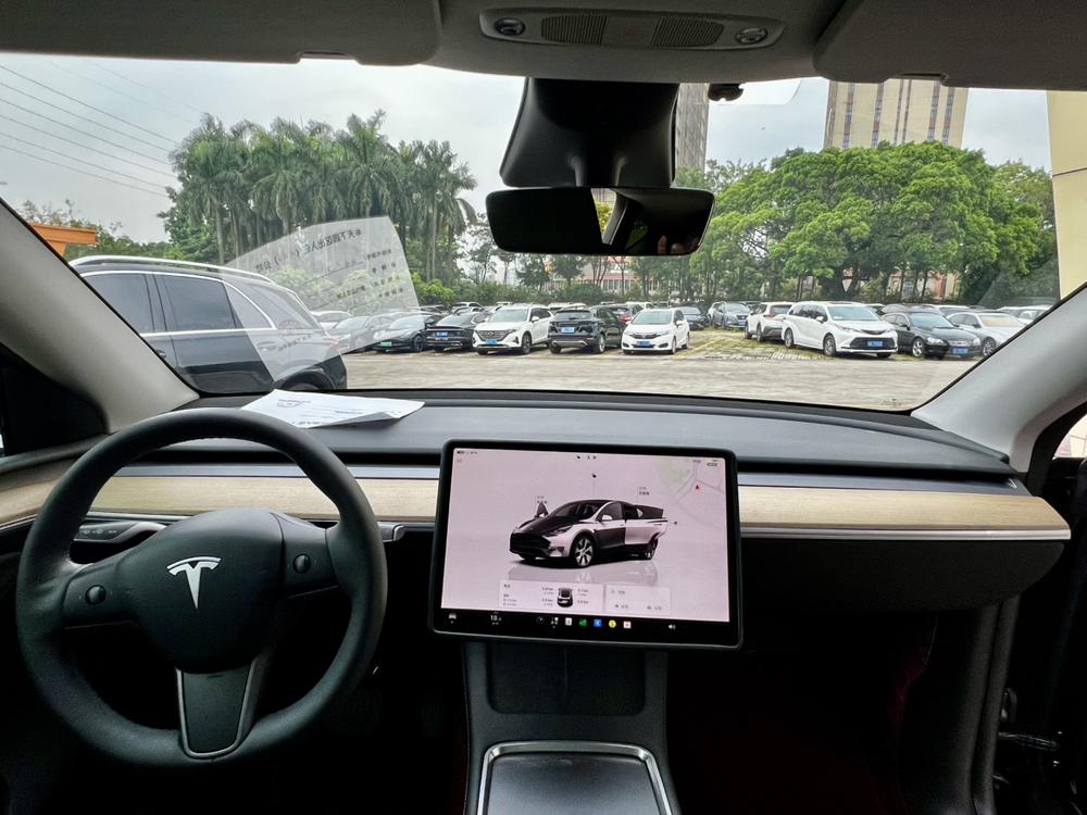 Tesla Model Y 2023 #18 Tesla Model Y 2023 car image #18