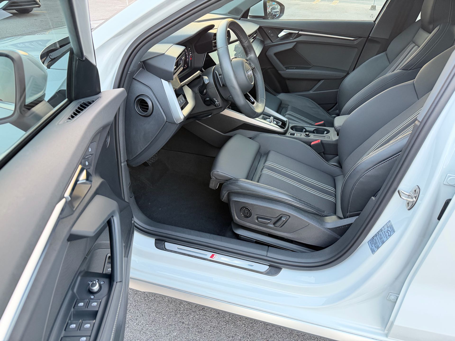2022 #10 2022 car image #10