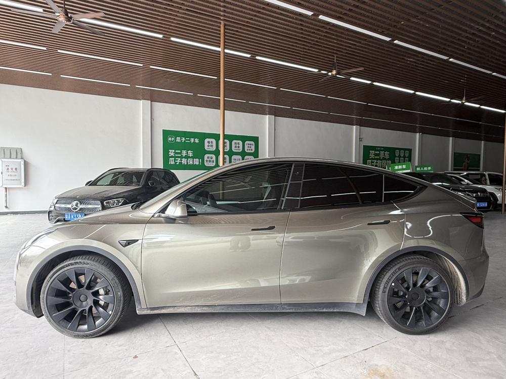 Tesla Model Y 2022 #3 Tesla Model Y 2022 car image #3