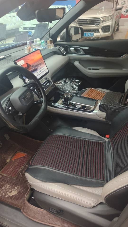GEELY Boyue L 2025 car image #7