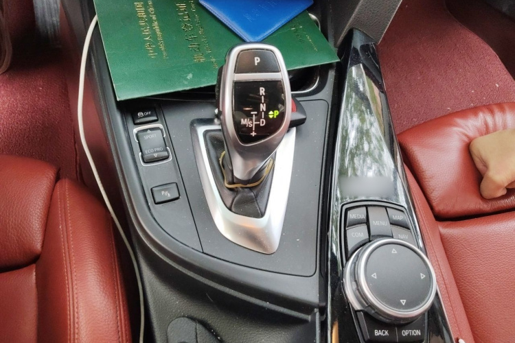 BMW 3 Series 2015 car image #18