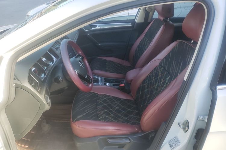 Volkswagen Golf 2018 car image #15