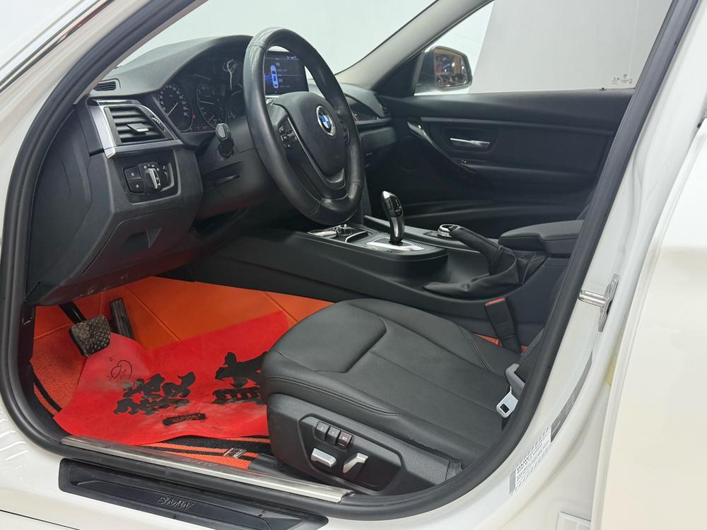 BMW 3 Series 2017 car image #17