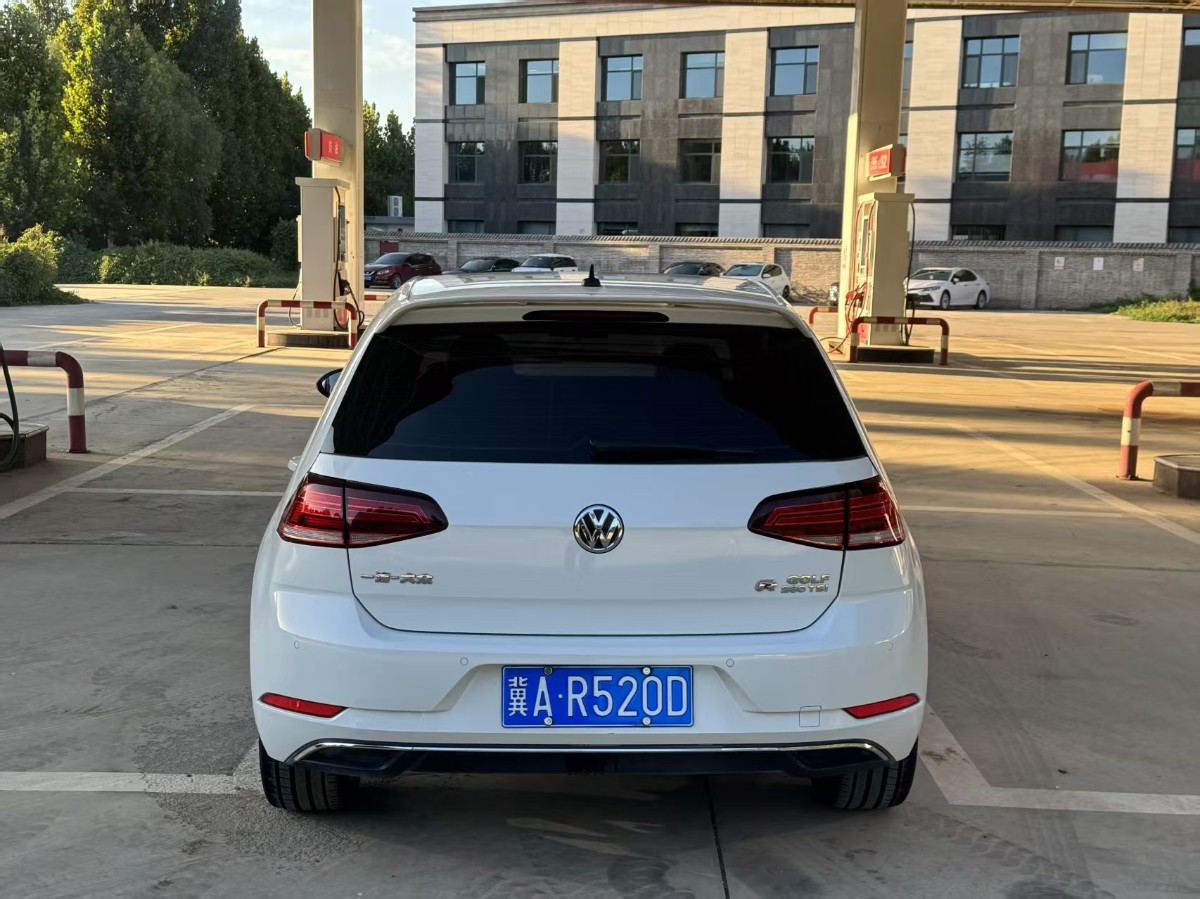 Volkswagen Golf 2020 car image #5