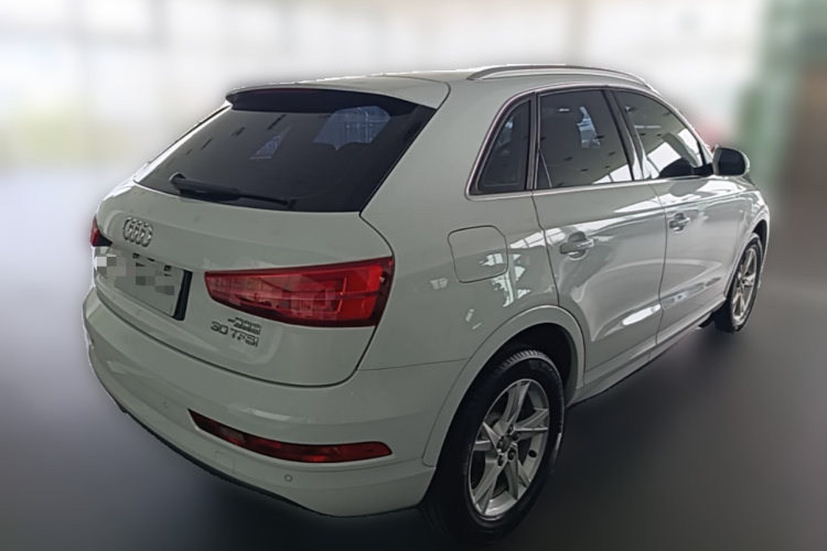 Audi Q3 2018 car image #7