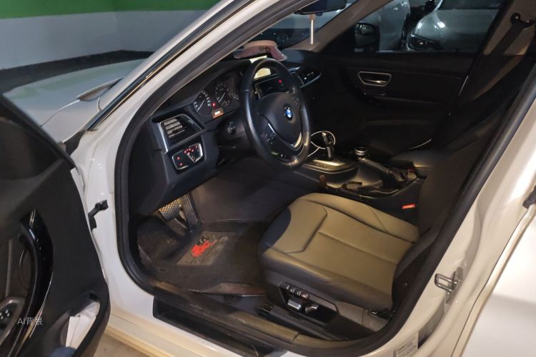 BMW 3 Series 2017 car image #18
