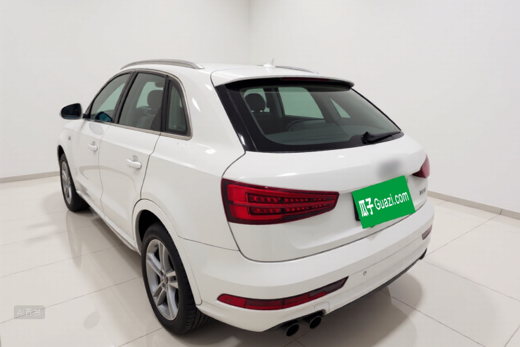 Audi Q3 2018 car image #6