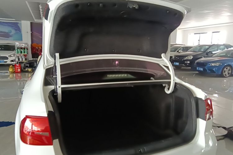 Volkswagen Bora 2017 car image #19