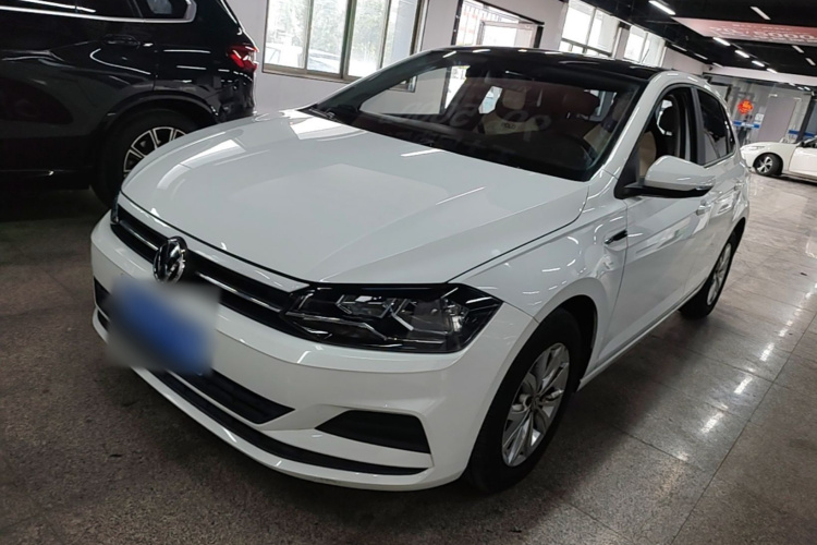 Volkswagen Polo 2021 car image #2