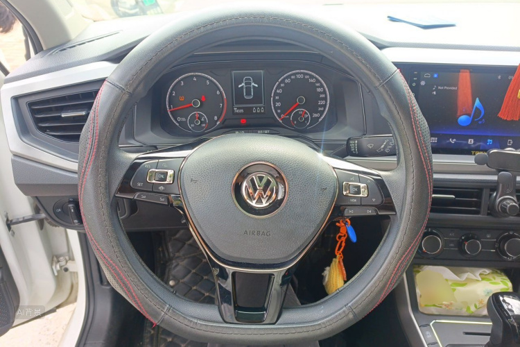 Volkswagen Polo 2020 car image #12
