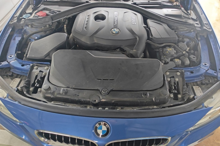 BMW 3 Series 2019 car image #20