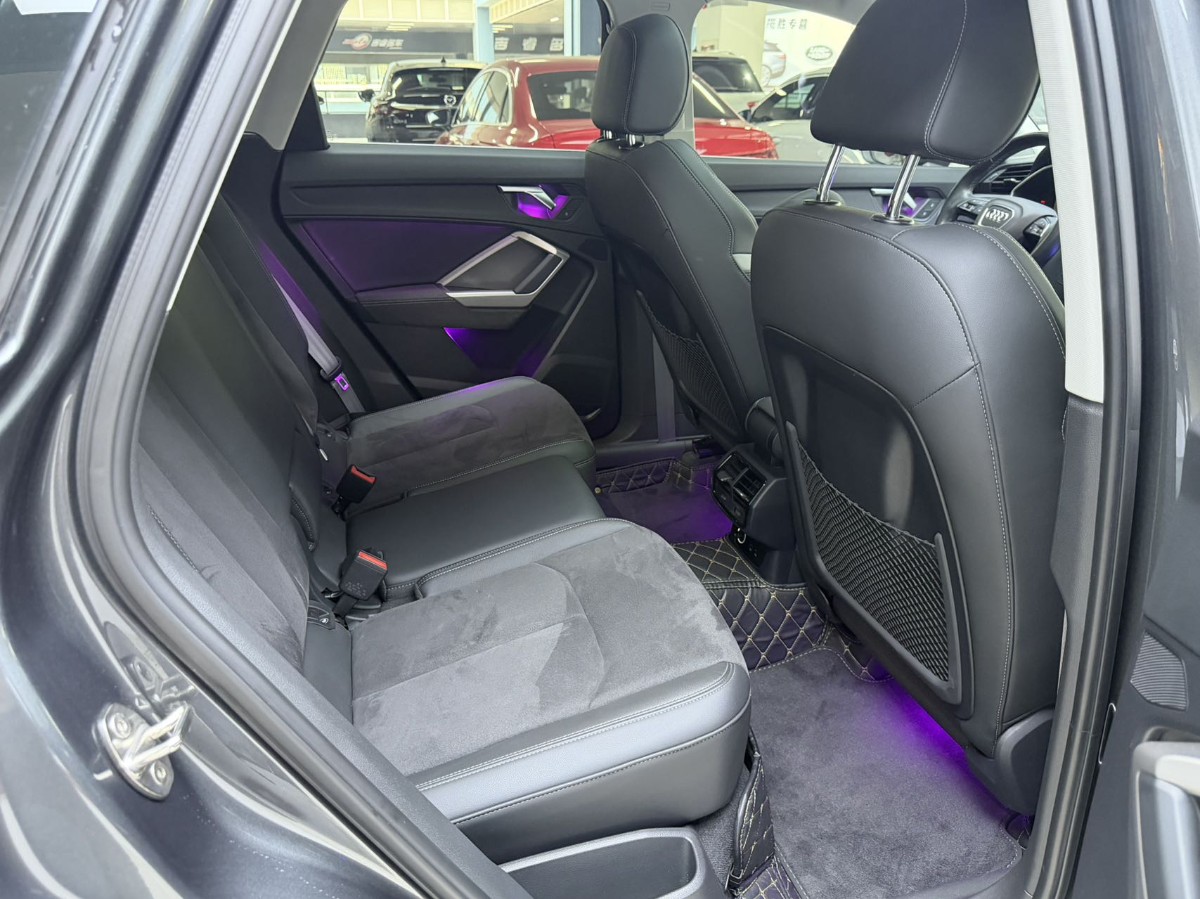 Audi Q3 2023 car image #13