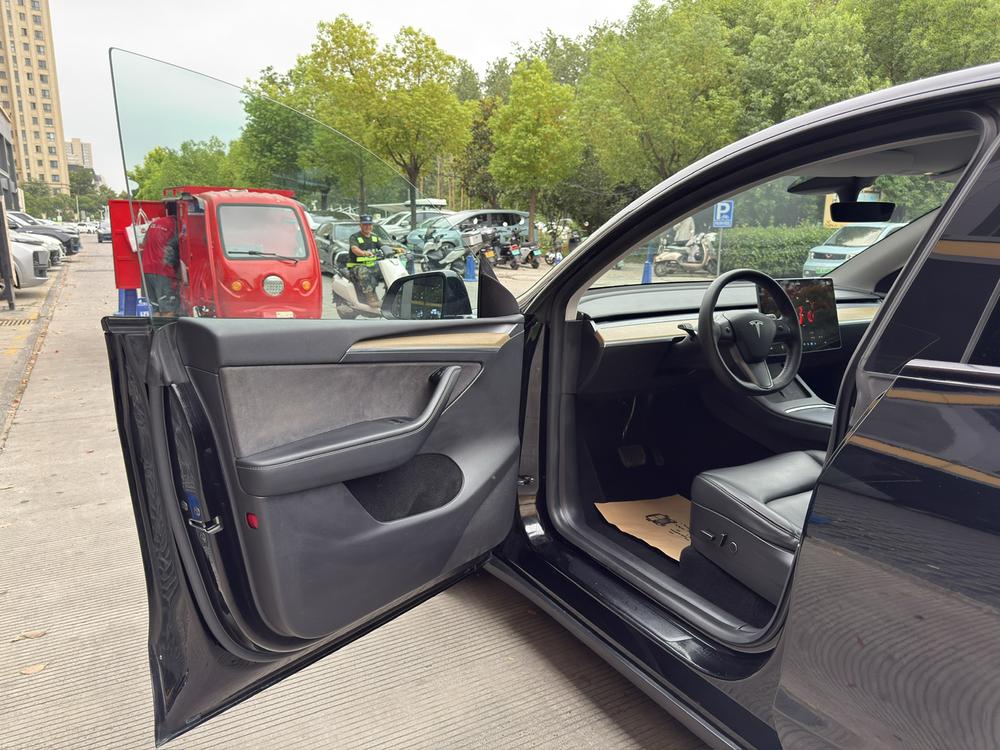 Tesla Model Y 2022 #26 Tesla Model Y 2022 car image #26