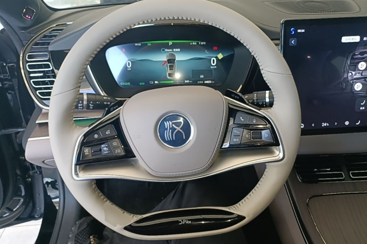 BYD Han 2024 car image #15