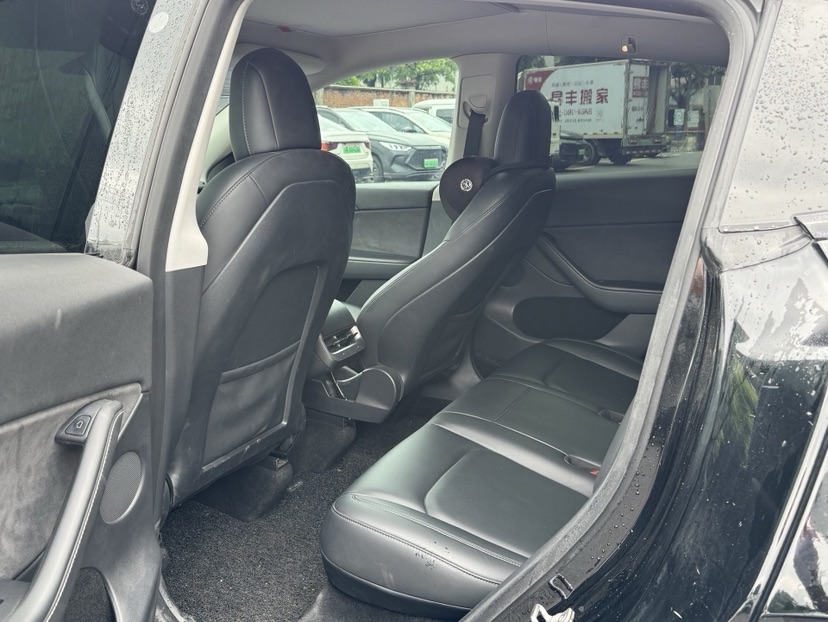 Tesla Model Y 2021 car image #7